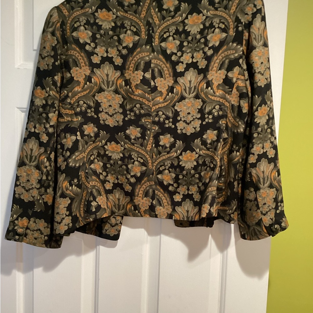 Blazer - Picture 4 of 5